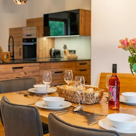 아파트 Almapartment Pichl 8-1 *